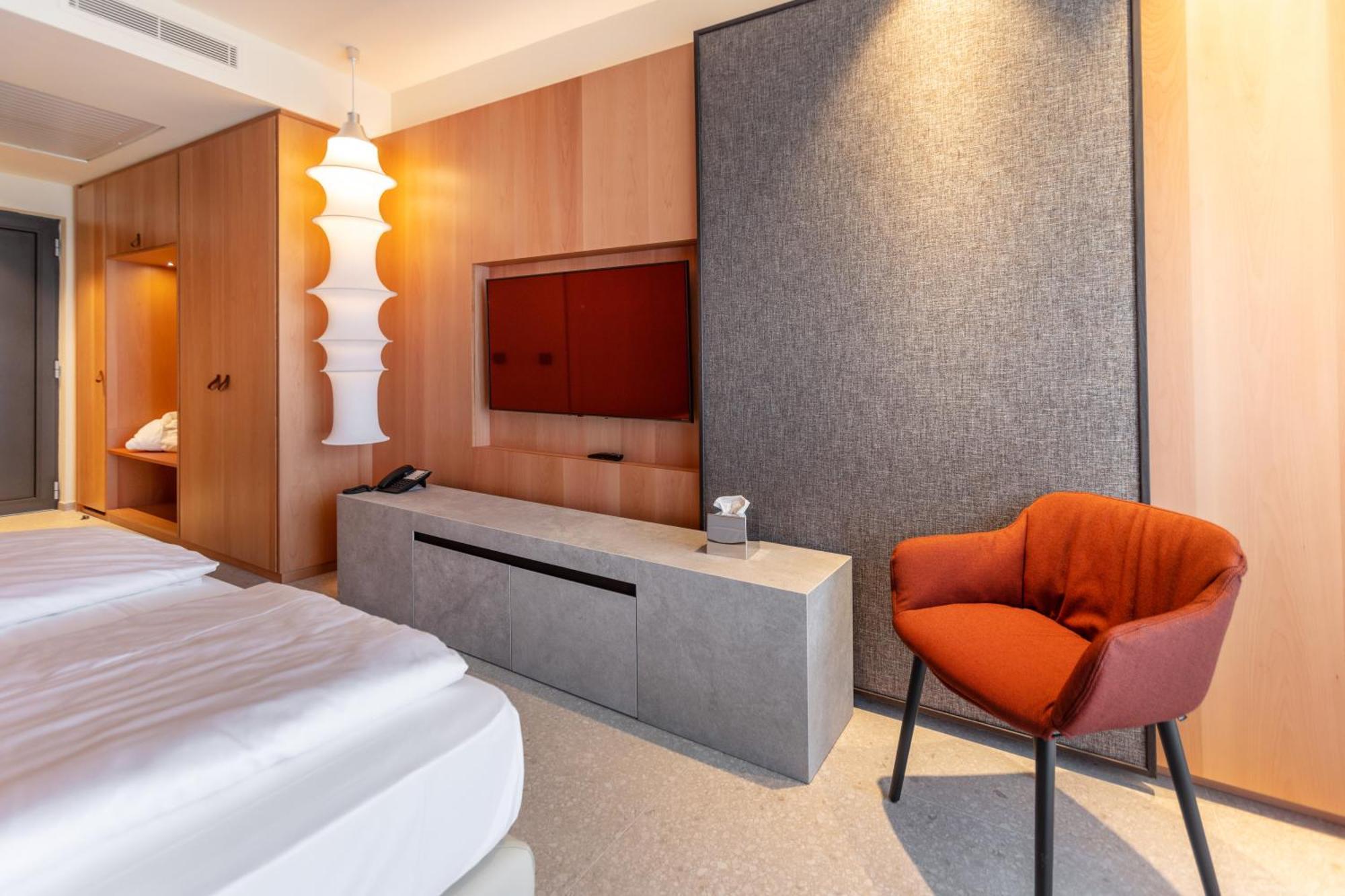 Superior Double Room Balcony Lake View