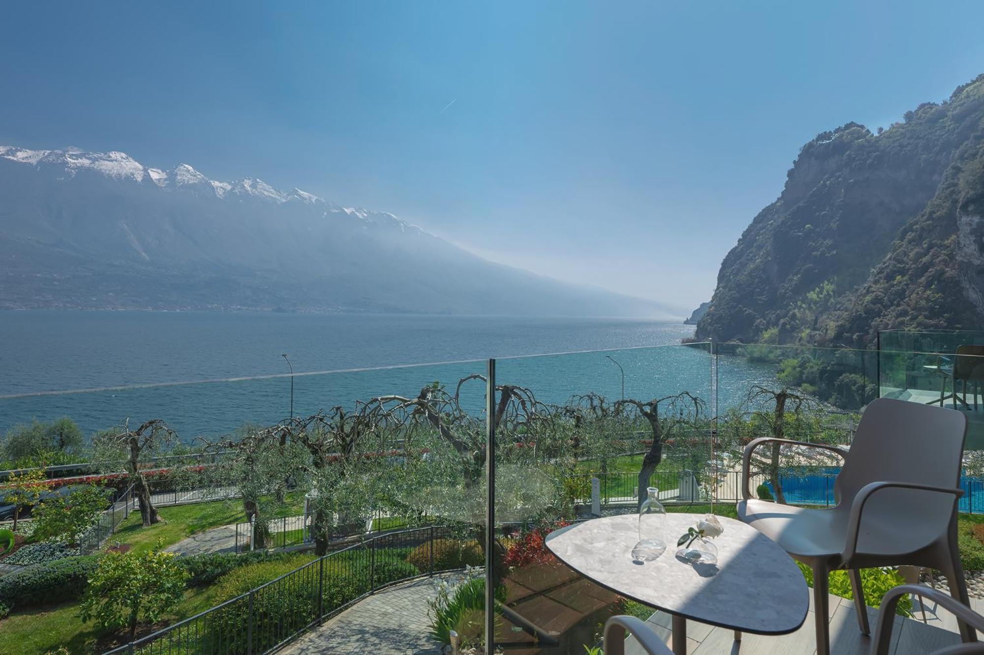 Superior Double or Twin Room Lake View Balcony